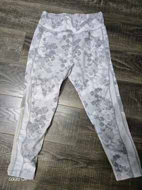 White & Light Gray Marble Print Athletic Leggings